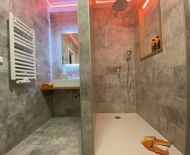 7Bad Dusche u Waschen
